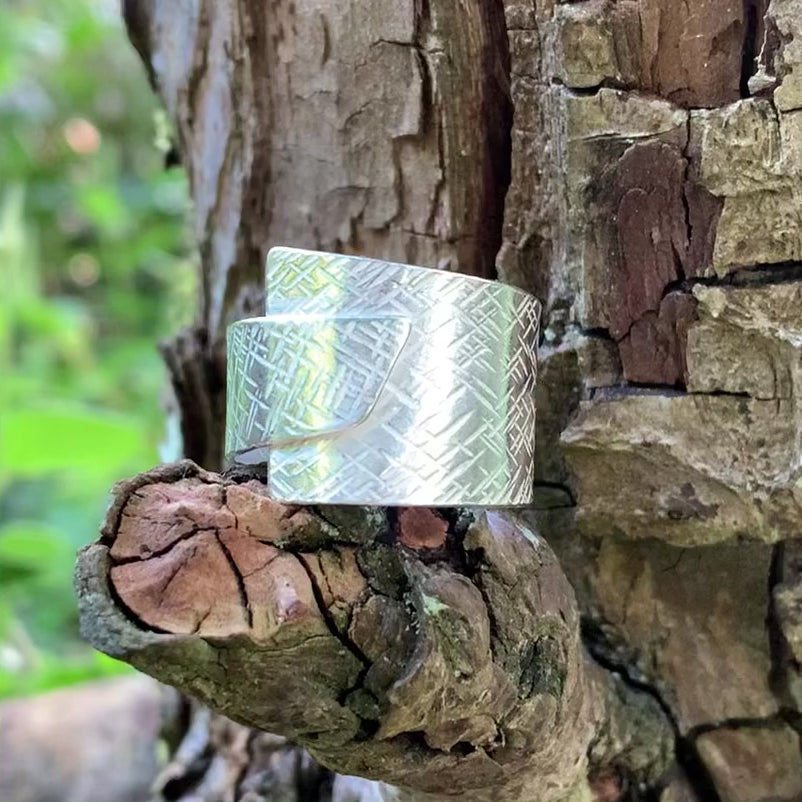 Sterling Silver Patterned Wide Criss Cross Ring