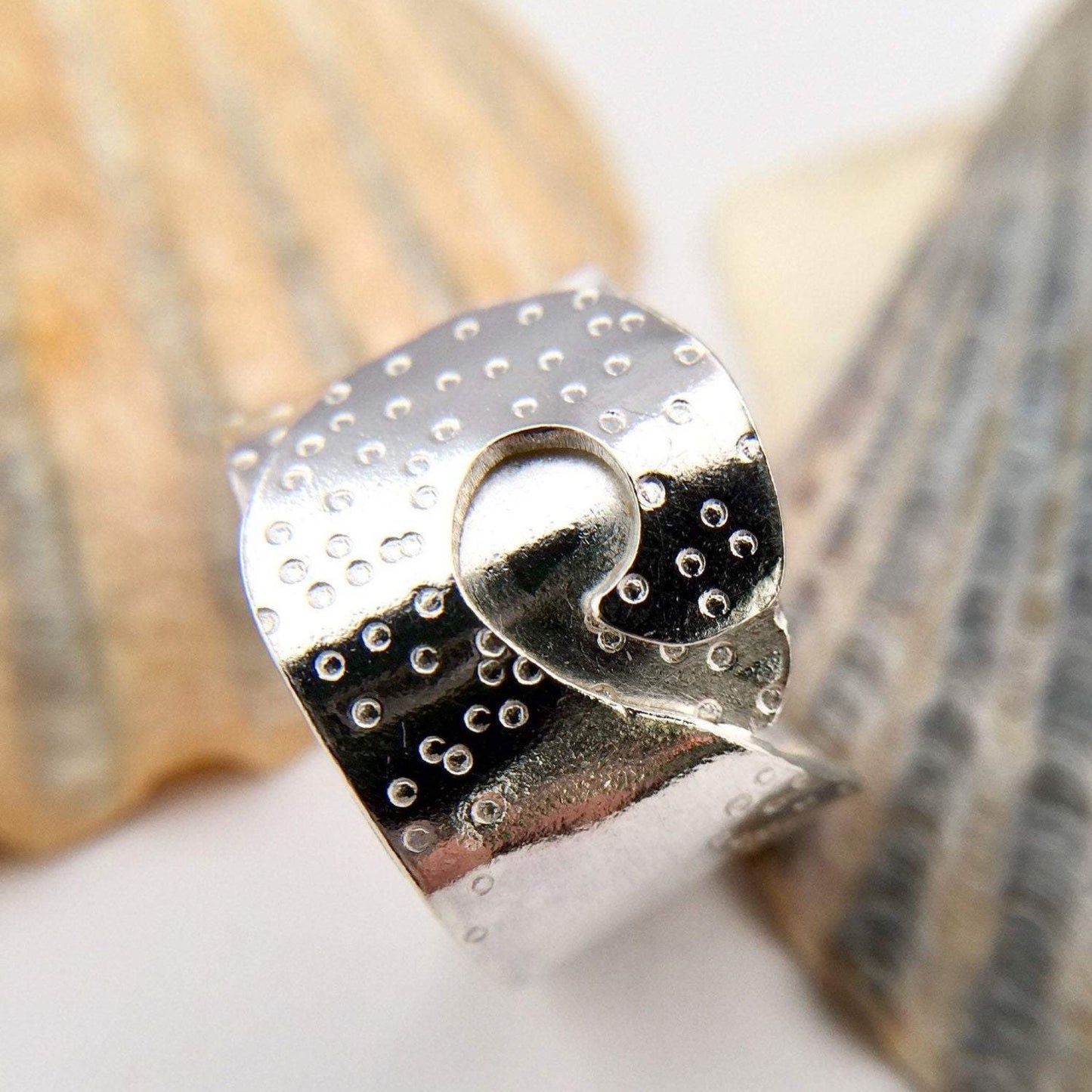 925 Sterling Silver Hammered Wrap Over Wave Ring