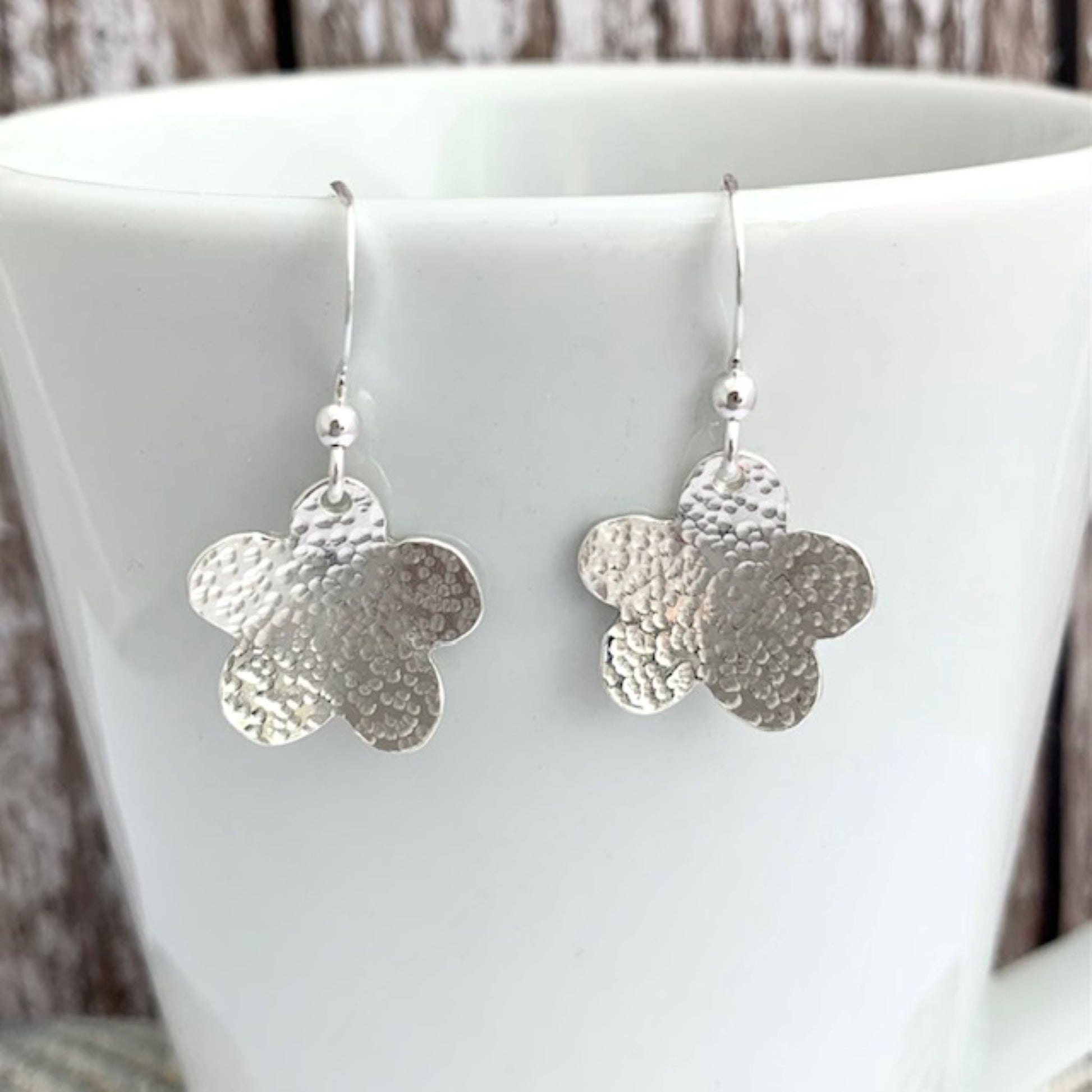 Hammered 925 Silver Daisy Flower Earrings