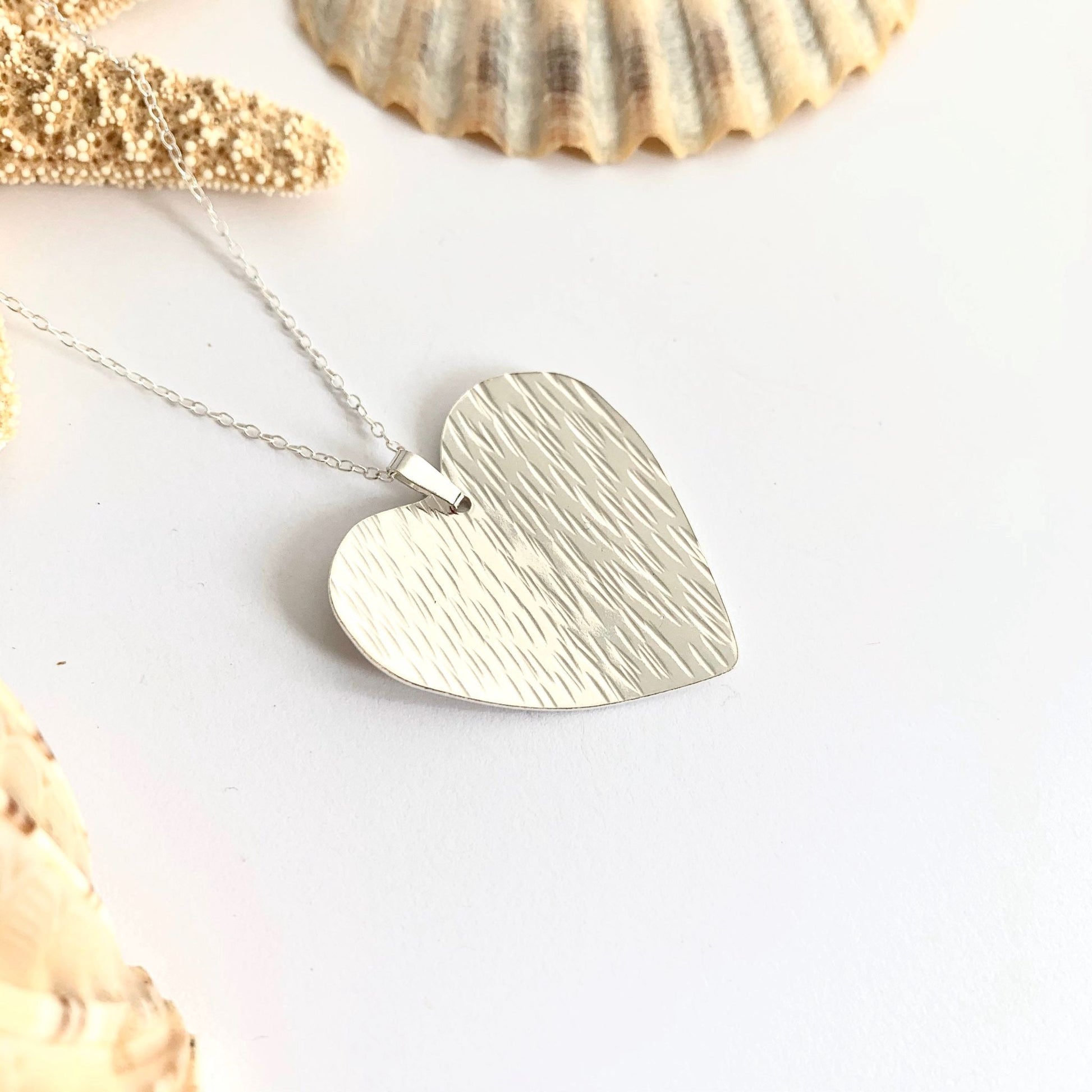 Hammered Line Heart Necklace
