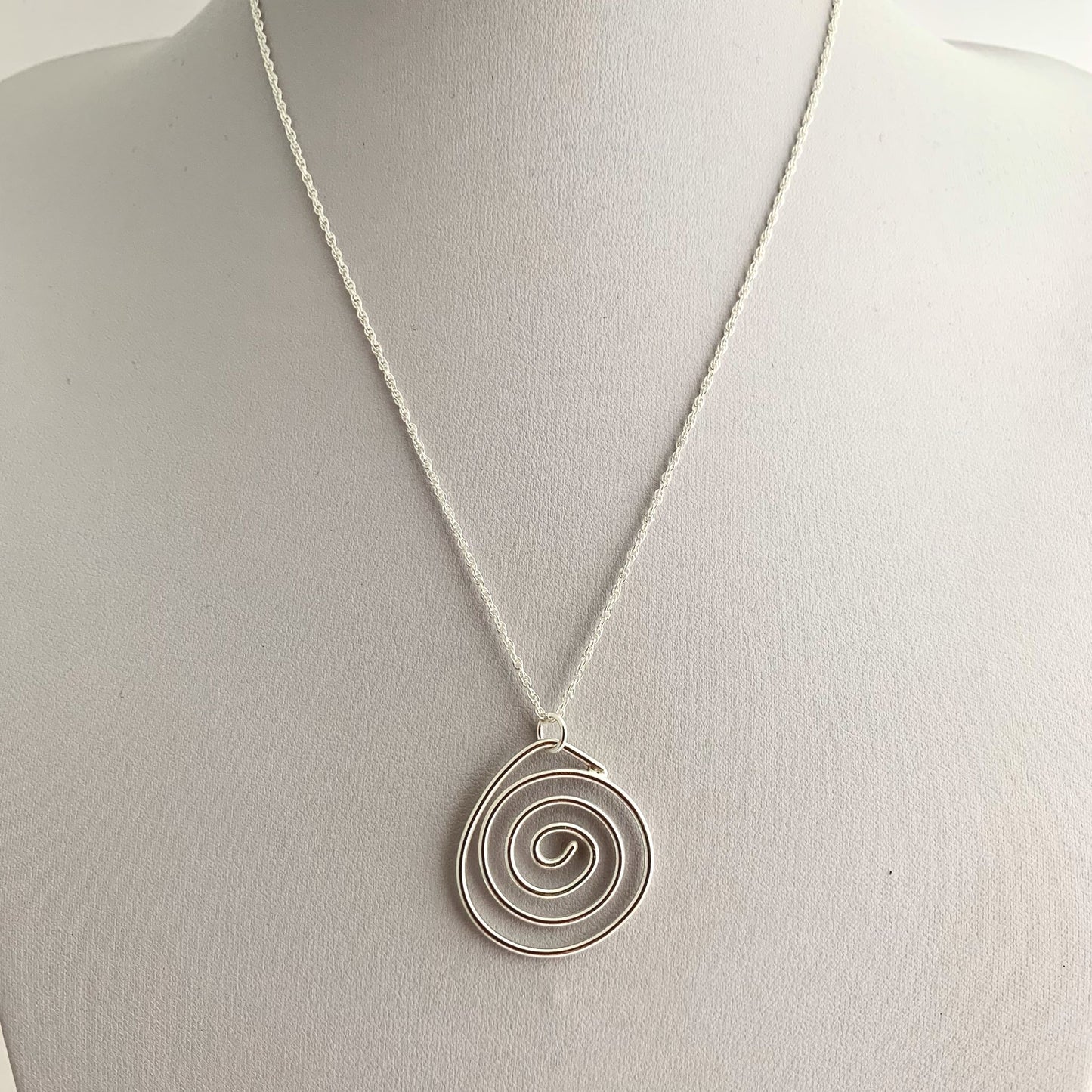 Sterling Silver Round Wire Plain Spiral Necklace