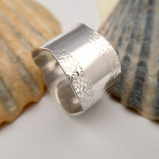 Sterling Silver Wave Patterned Edge Ring